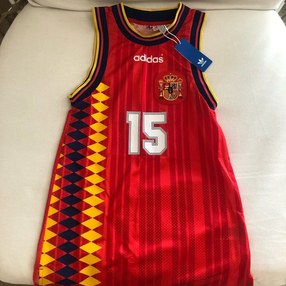 NWT Adidas Tank Top Women's Spain Soccer Jersey Dress World Cup CE2311 - Picture 3 of 8